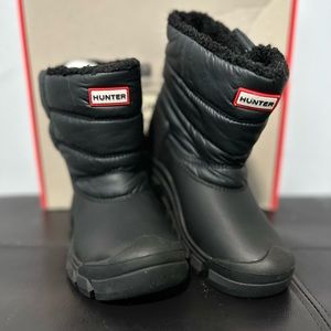 Black Short Hunter Weatherized Boots Kids Size 12